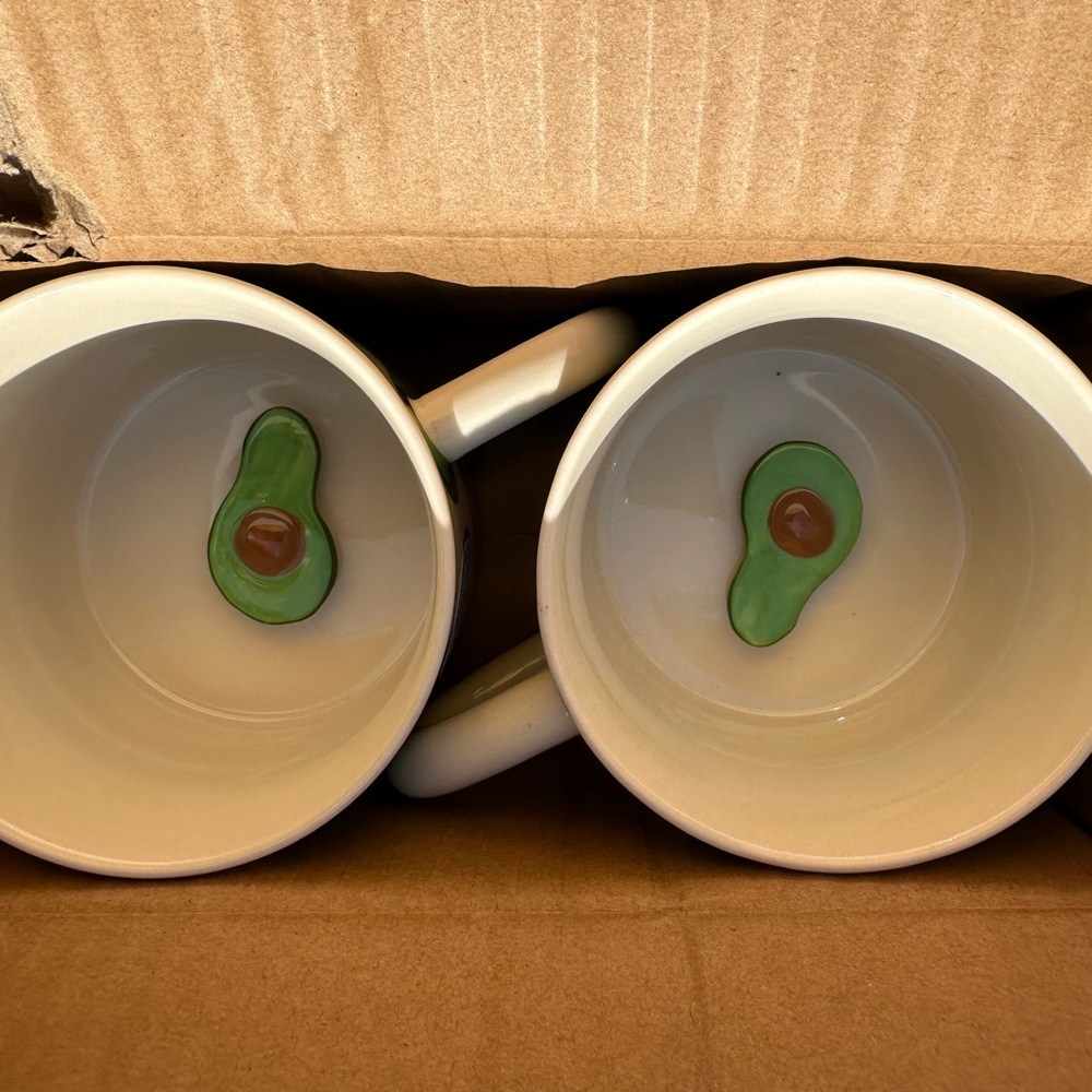 Set of 2 Avocado Pattern Ceramic Coffee Mug - White and Green NWT! - Picture 2 of 2